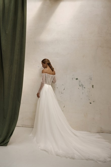 https://www.sposa-lia.com/images/stories/virtuemart/product/per-in white-034-natalli-03.jpg